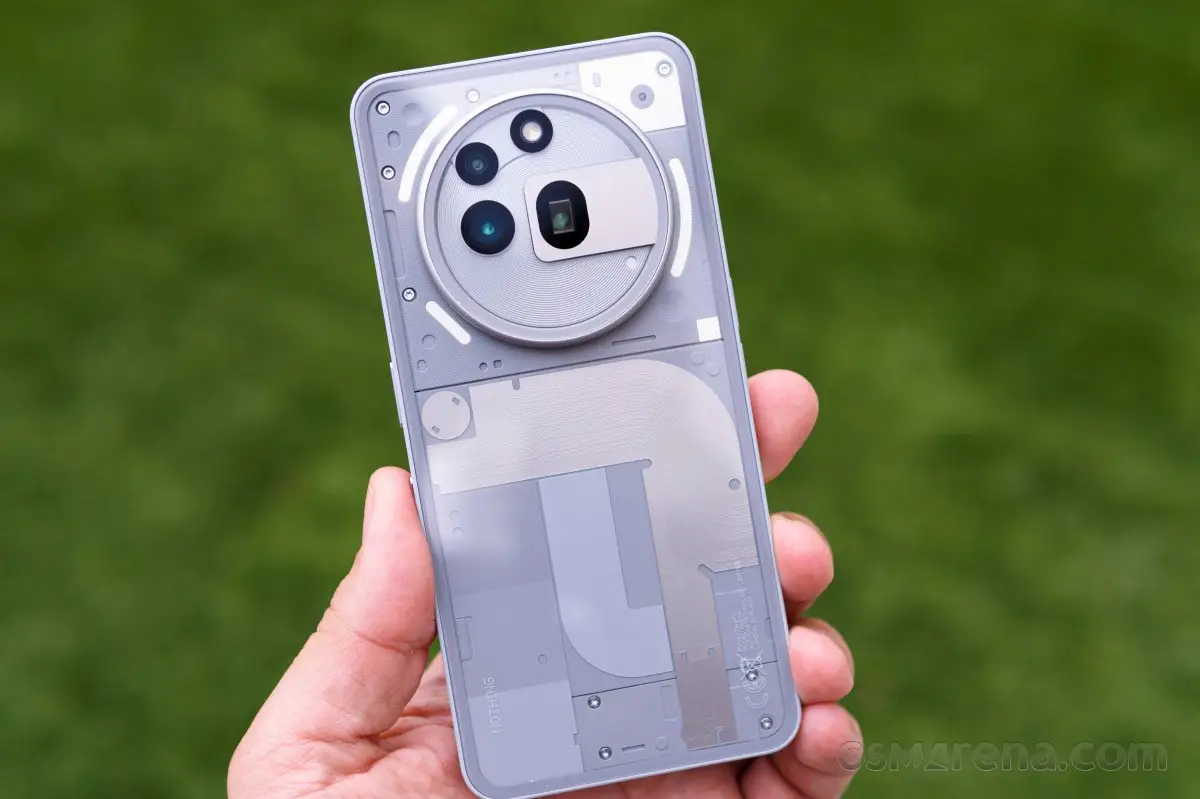 تصاویر گوشی ناسینگ  Nothing Phone (3a) Pro عکس 1